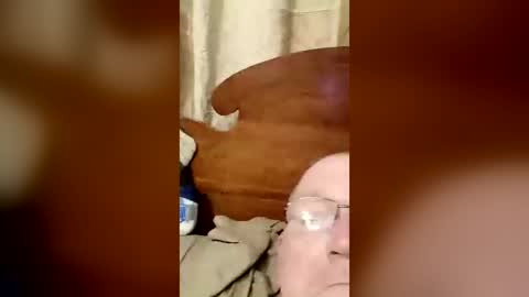 Snapshot of tyluroop chatting on July 21, 2026, 4:04 am tyluroop online show from July 21, 2026, 4:04 am