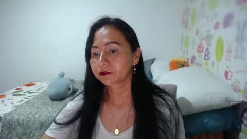 Snapshot of tyna_b chatting on May 27, 2026, 2:19 am Tyna online show from May 27, 2026, 2:19 am