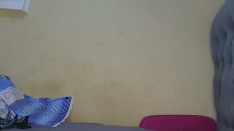 tynniee online show from April 15, 2026, 11:16 pm