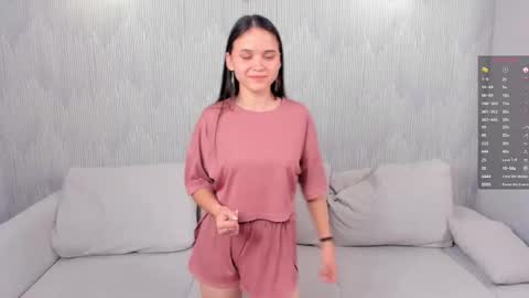 Snapshot of tyrasyversen chatting on September 11, 2025, 3:34 pm Emily online show from September 11, 2025, 3:34 pm