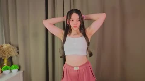 Snapshot of tyrasyversen chatting on November 30, 2025, 11:03 am Emily online show from November 30, 2025, 11:03 am