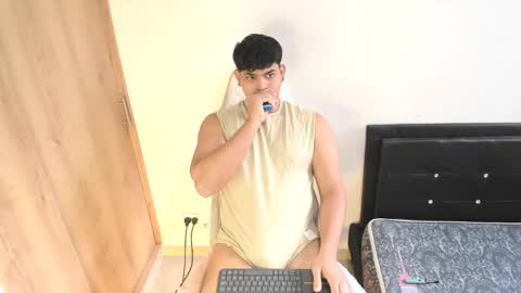 tyson_smithx online show from December 21, 2025, 2:13 pm