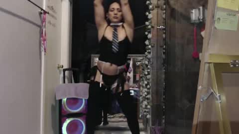 Azelia B online show from November 11, 2025, 4:23 am