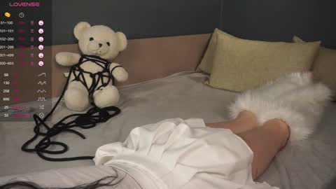 Lili online show from February 2, 2025, 2:06 am