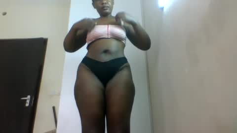 Snapshot of ugandan_quin chatting on January 18, 2025, 7:07 am ugandan_quin online show from January 18, 2025, 7:07 am