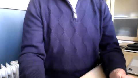 Snapshot of ukshowall chatting on June 10, 2026, 4:17 pm mark online show from June 10, 2026, 4:17 pm