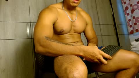 Snapshot of ulisess15 chatting on April 24, 2026, 11:23 am Felipe model independent online show from April 24, 2026, 11:23 am
