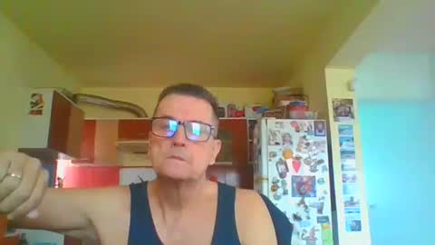Snapshot of ulmeni4 chatting on February 5, 2026, 8:41 am ulmeni4 online show from February 5, 2026, 8:41 am