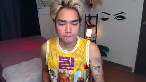 Snapshot of ultimatesexytrans chatting on February 2, 2025, 10:28 pm Alex online show from February 2, 2025, 10:28 pm