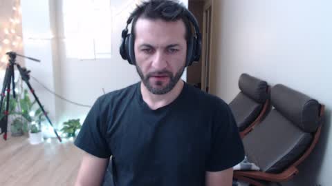 Snapshot of ultratoaster chatting on January 16, 2025, 2:09 am ultratoaster online show from January 16, 2025, 2:09 am