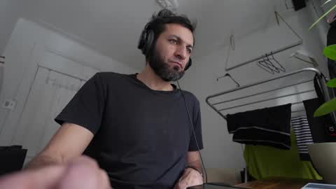 Snapshot of ultratoaster chatting on December 18, 2025, 5:41 pm ultratoaster online show from December 18, 2025, 5:41 pm