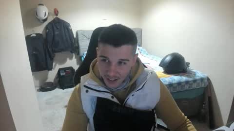 Snapshot of ulxer chatting on April 19, 2026, 8:55 pm hi im mike tyson - online show from April 19, 2026, 8:55 pm
