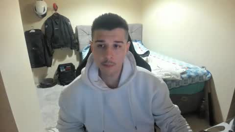 Snapshot of ulxer chatting on April 22, 2026, 9:27 pm hi im mike tyson - online show from April 22, 2026, 9:27 pm