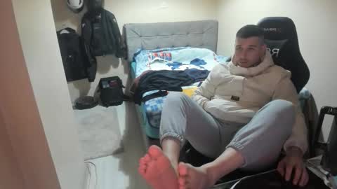 Snapshot of ulxer chatting on April 25, 2026, 8:17 pm hi im mike tyson - online show from April 25, 2026, 8:17 pm
