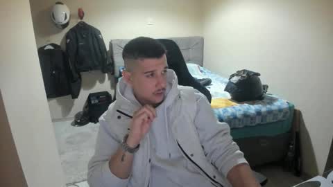 Snapshot of ulxer chatting on April 30, 2026, 6:36 pm hi im mike tyson - online show from April 30, 2026, 6:36 pm