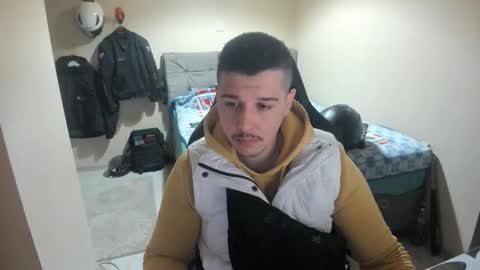 Snapshot of ulxer chatting on May 6, 2026, 8:14 pm hi im mike tyson - online show from May 6, 2026, 8:14 pm