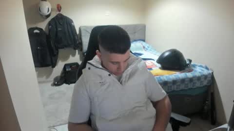Snapshot of ulxer chatting on May 8, 2026, 8:25 pm hi im mike tyson - online show from May 8, 2026, 8:25 pm
