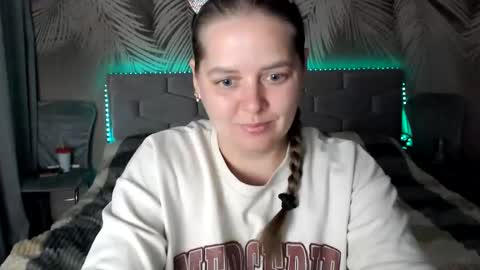 Ulyana online show from September 23, 2025, 6:49 am