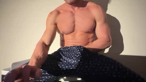 Um CM online show from February 3, 2026, 9:31 pm