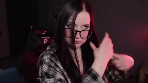 Julia online show from March 4, 2025, 12:01 pm