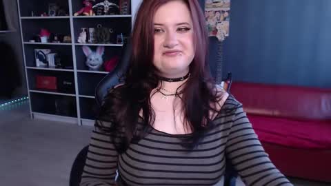 Julia online show from February 4, 2026, 5:24 am