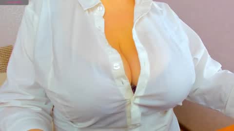 umnizza7777 online show from March 8, 2025, 6:10 am