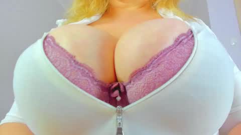 Snapshot of umnizza7777 chatting on February 13, 2026, 9:38 am umnizza7777 online show from February 13, 2026, 9:38 am