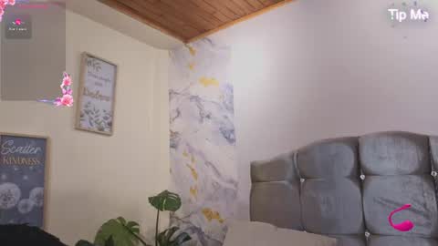 un_sluttyy online show from July 23, 2026, 11:30 am