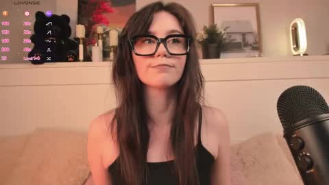 Snapshot of una_medisson chatting on May 17, 2026, 10:11 am Una online show from May 17, 2026, 10:11 am