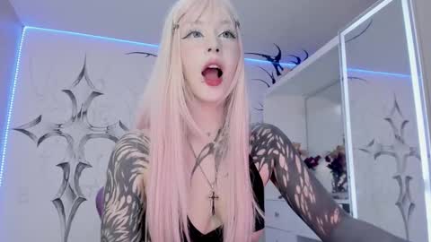 Snapshot of unachimbaherida chatting on March 1, 2025, 3:53 am Elle Danielle online show from March 1, 2025, 3:53 am