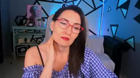 UnaTera online show from May 29, 2026, 6:11 am