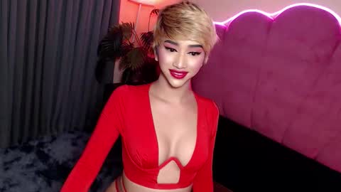 Snapshot of unbeknownst2kylie chatting on April 15, 2026, 10:44 am kylie online show from April 15, 2026, 10:44 am