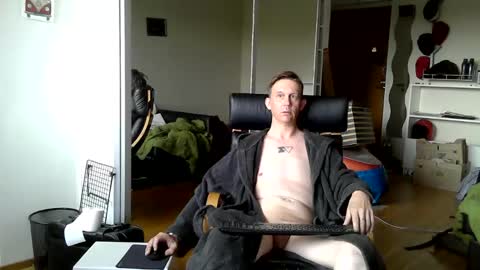 Snapshot of uncle_fest chatting on June 2, 2026, 3:08 am uncle_fest online show from June 2, 2026, 3:08 am