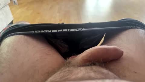 Snapshot of uncutbutter chatting on November 6, 2025, 5:36 pm uncutbutter online show from November 6, 2025, 5:36 pm