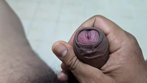 Snapshot of uncuttool3000 chatting on November 17, 2025, 9:09 pm uncuttool3000 online show from November 17, 2025, 9:09 pm