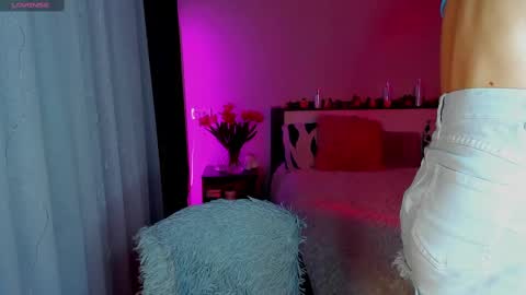 Under The Skin online show from March 9, 2025, 4:33 pm