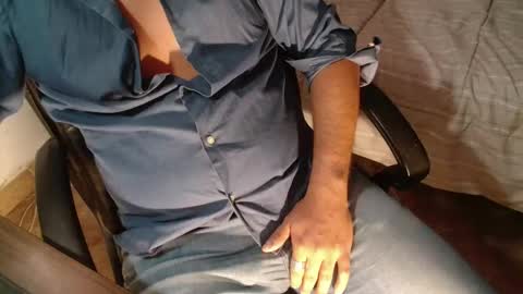 Snapshot of under_thedesk chatting on September 24, 2025, 7:39 pm Giov online show from September 24, 2025, 7:39 pm