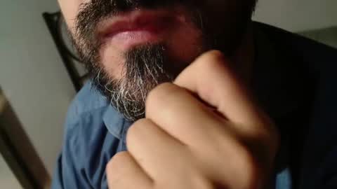 Snapshot of under_thedesk chatting on September 25, 2025, 7:50 pm Giov online show from September 25, 2025, 7:50 pm