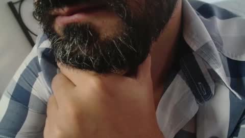 Snapshot of under_thedesk chatting on September 30, 2025, 7:35 am Giov online show from September 30, 2025, 7:35 am