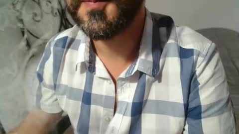 Snapshot of under_thedesk chatting on October 14, 2025, 3:46 pm Giov online show from October 14, 2025, 3:46 pm