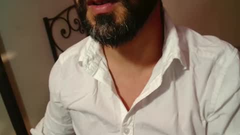 Snapshot of under_thedesk chatting on October 26, 2025, 7:42 pm Giov online show from October 26, 2025, 7:42 pm