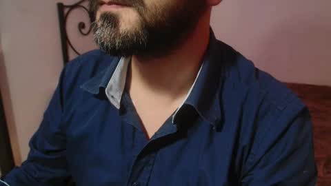 Snapshot of under_thedesk chatting on November 18, 2025, 6:34 pm Giov online show from November 18, 2025, 6:34 pm