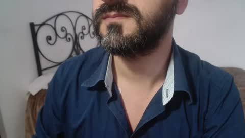 Snapshot of under_thedesk chatting on November 24, 2025, 10:48 am Giov online show from November 24, 2025, 10:48 am