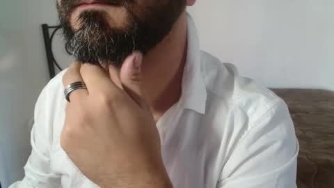 Snapshot of under_thedesk chatting on December 2, 2025, 10:31 am Giov online show from December 2, 2025, 10:31 am