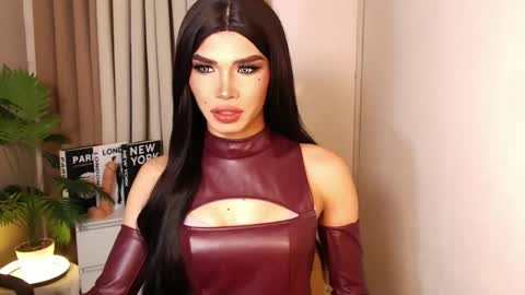 Miss Andrea online show from October 28, 2025, 4:09 pm