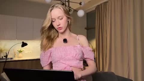 Snapshot of unnabella chatting on June 21, 2026, 7:27 pm UnnaBella online show from June 21, 2026, 7:27 pm