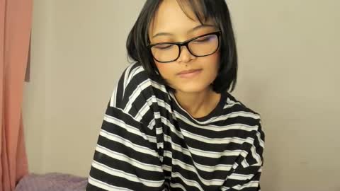 new INSTA   online show from March 9, 2025, 1:25 am