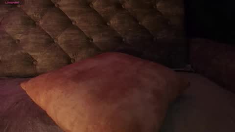 new INSTA   online show from October 12, 2025, 6:12 am