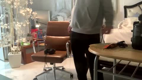 Stepbro online show from February 1, 2025, 7:23 pm