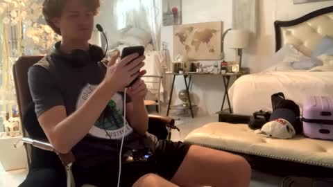 Stepbro online show from February 3, 2025, 5:35 pm